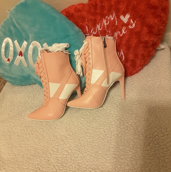 pink leather boots - Picture 5 of 5